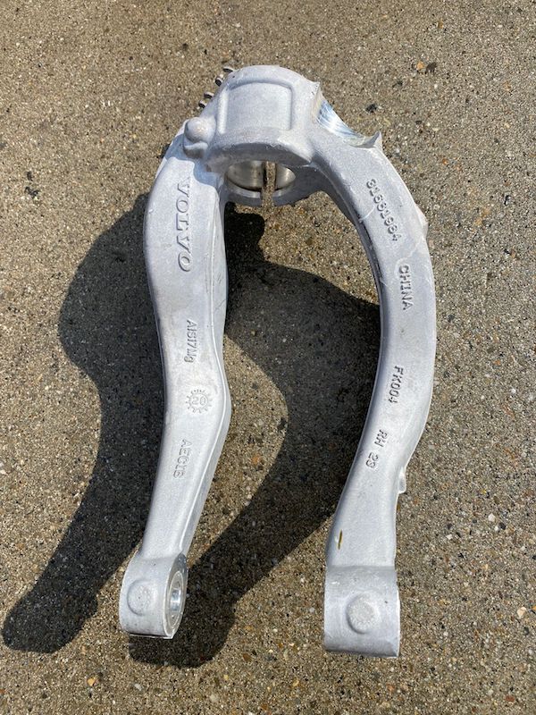 Front Right Curved Fork Volvo XC60 2018-2023 31681984